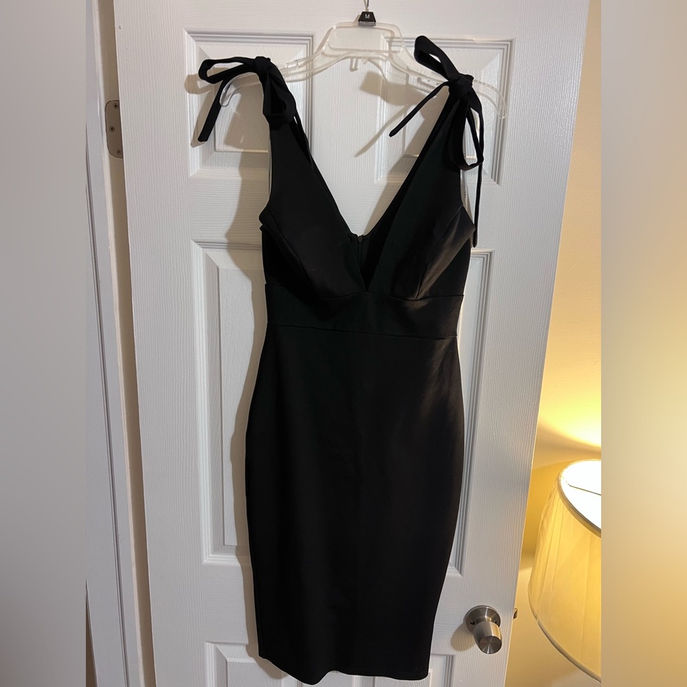 LULUS - Black Tie-Strap Body Con Midi Dress